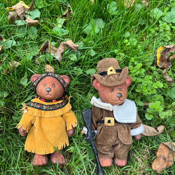 Russ Berrie Co. Thanksgiving Bears Pilgrim & Native American Moveable 1980’s - Picture 12 of 16